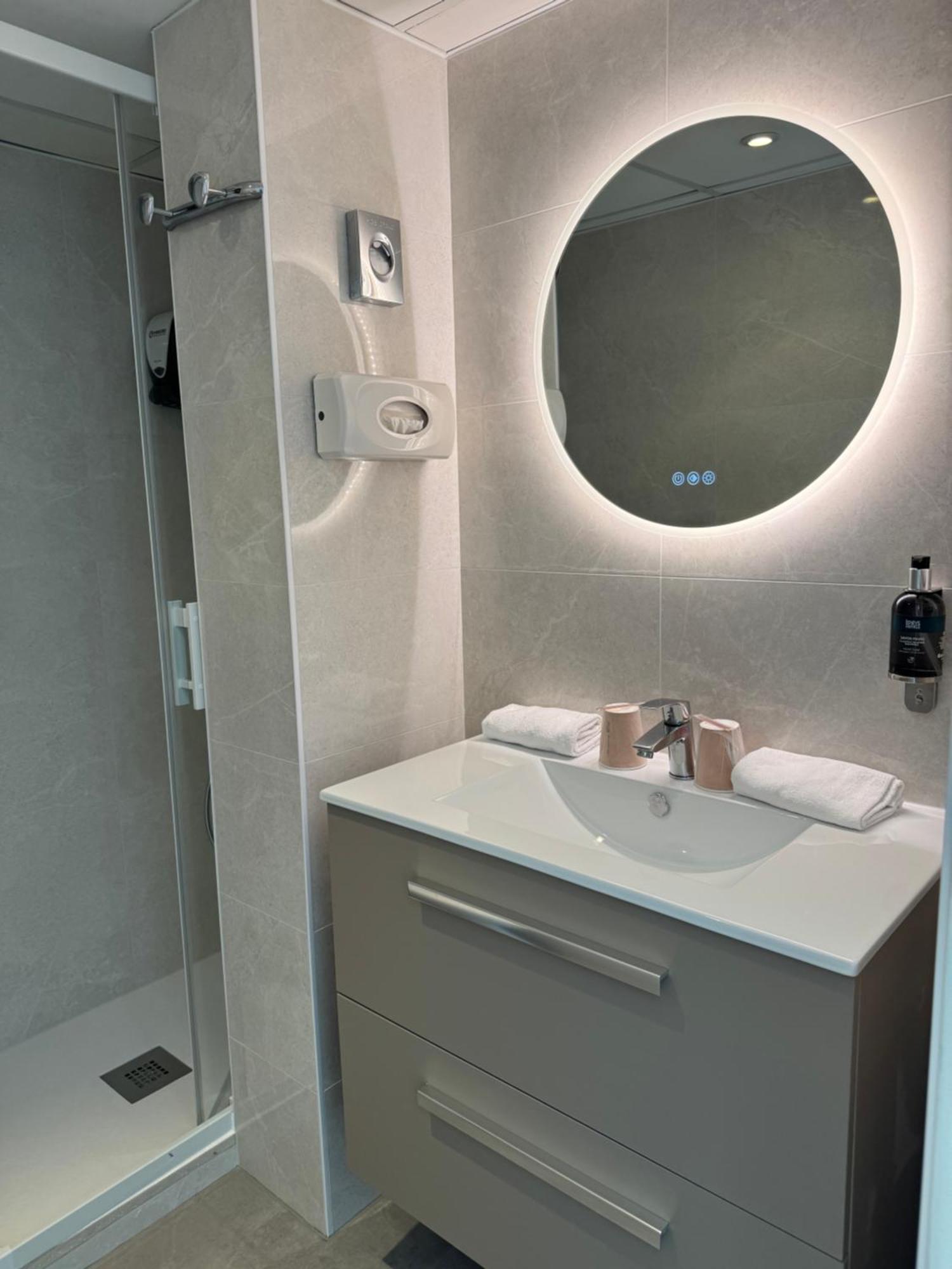 Hotel Calme Des Pins & Spa Les Sables-dʼOlonne Εξωτερικό φωτογραφία